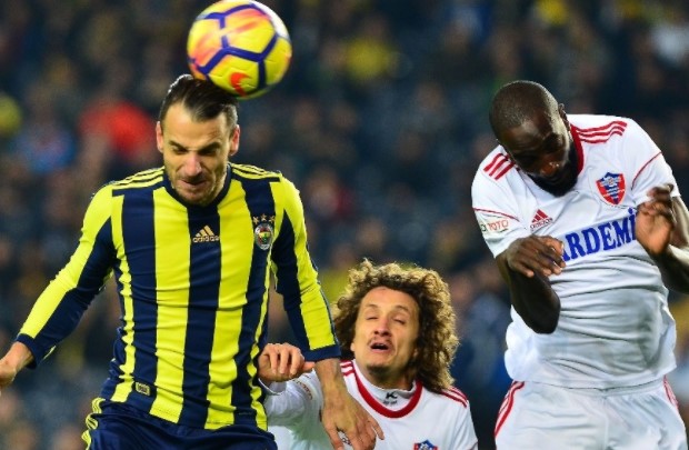 Karabükspor - Fenerbahçe maçı resim