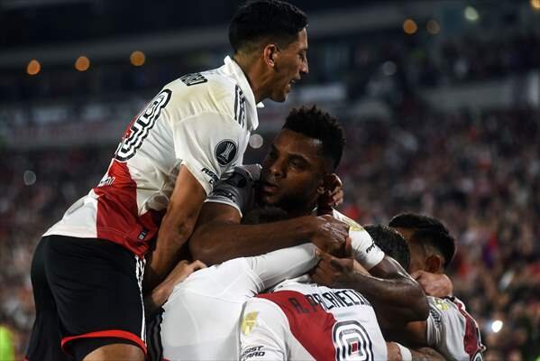 River Plate-Colon maçı resim
