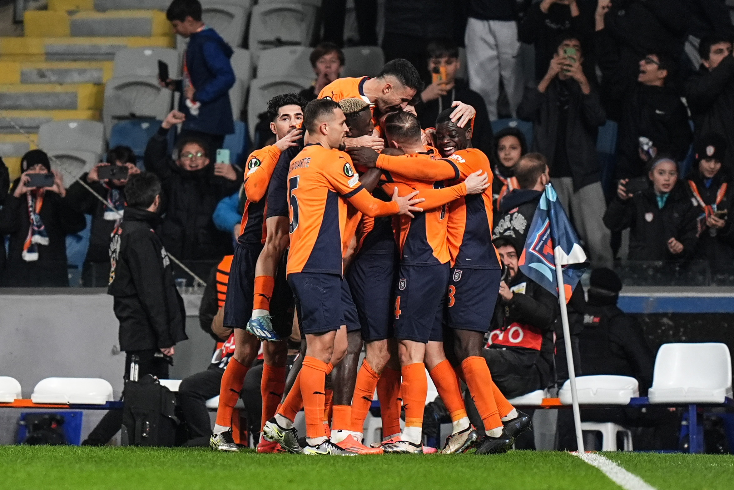 �stanbul Başakşehir-Kas�mpaşa ma�� resim