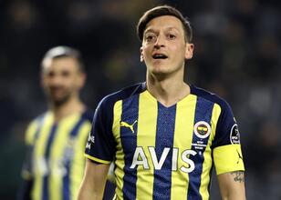 Ali Koç'tan sonra İsmail Kartal; Fenerbahçe'de Özil'e ikinci ikaz!