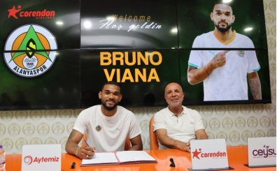 Alanyaspor'da 4 transfer için imza töreni