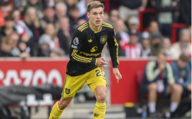 Galatasaray, Ugarte'yi bekletiyor; �� aday daha var